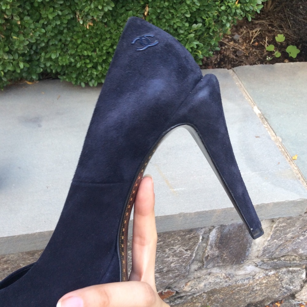 ⬇️$415 Chanel ‘Ledge’ Cap Toe Heels! - Picture 8 of 8
